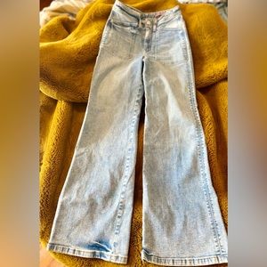 Pilcro:The Carpenter Wide-Leg (Light Denim)!!!